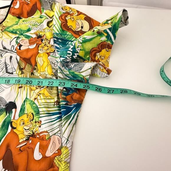 Disney Scrubs Lion King Graphic Print Top Sz 2XL Nursing Medical Workwear - Picture 8 of 9